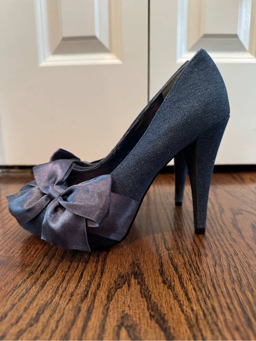 Paris Hilton Destiny Denim Peep Toe Platform Pumps Satin Bow Heels Size 6M